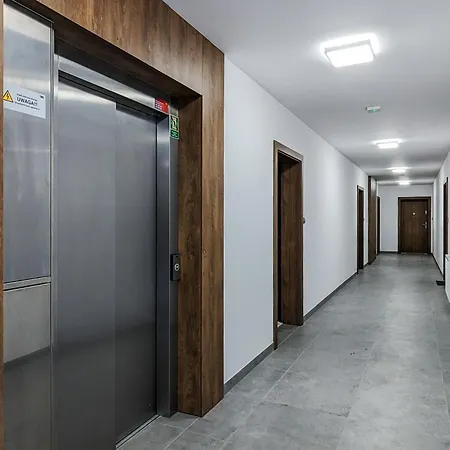 Okrzei Stylish With Balcony & Parking By Renters 公寓