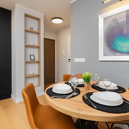Okrzei Stylish With Balcony & Parking By Renters Gdynia